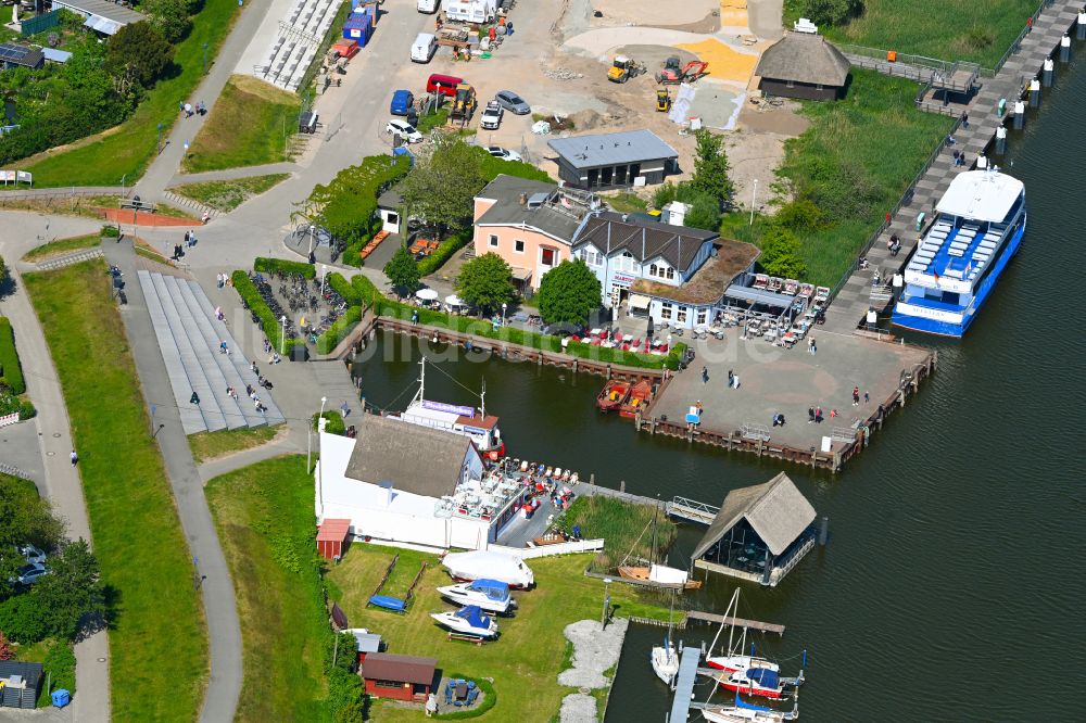 Luftbild Zingst - Hafenanlagen am Ufer des Barther Bodden in Zingst im Bundesland Mecklenburg-Vorpommern, Deutschland