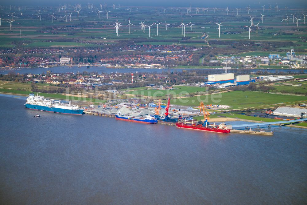 Luftbild Brunsbüttel - Hafenanlagen am Ufer des Flußverlaufes der Elbe in Brunsbüttel im Bundesland Schleswig-Holstein