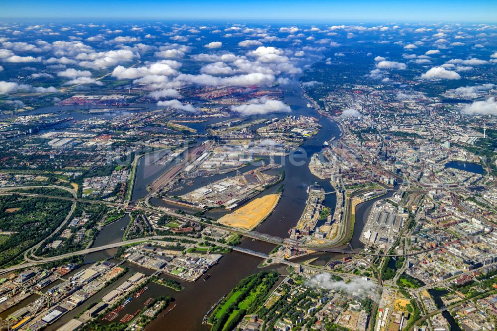 Luftaufnahme Hamburg - Hafenanlagen am Ufer des Flußverlaufes der Elbe aus 2000 Metern in Hamburg, Deutschland