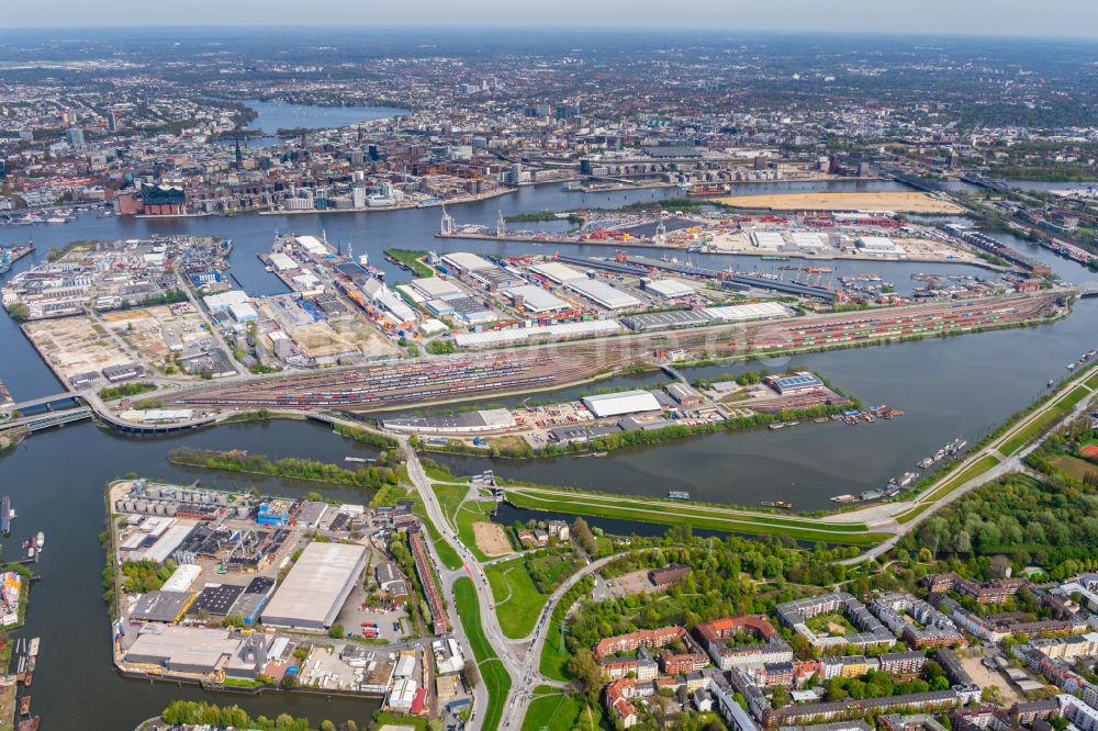 Hamburg von oben - Hafenanlagen am Ufer des Flußverlaufes der Elbe - Norderelbe in Hamburg