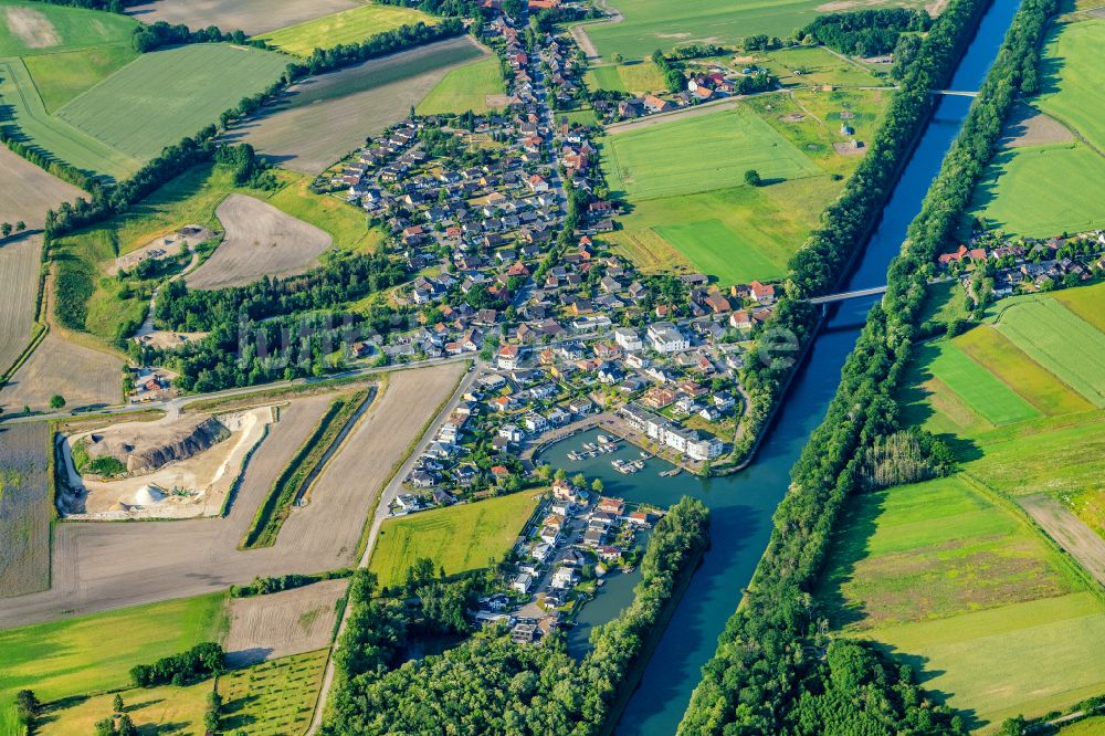 Luftaufnahme Abbesbüttel - Hafenanlagen am Ufer des Flußverlaufes des Mittellandkanal in Abbesbüttel im Bundesland Niedersachsen, Deutschland