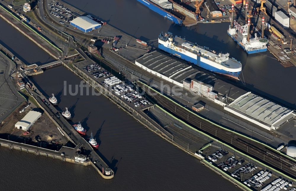 Luftbild Bremerhaven - Hafenanlagen am Ufer des Flußverlaufes der Weser in Bremerhaven im Bundesland Bremen