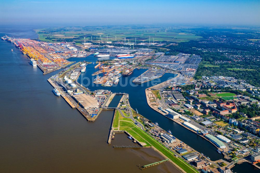 Luftbild Bremerhaven - Hafenanlagen am Ufer des Flußverlaufes der Weser in Bremerhaven im Bundesland Bremen