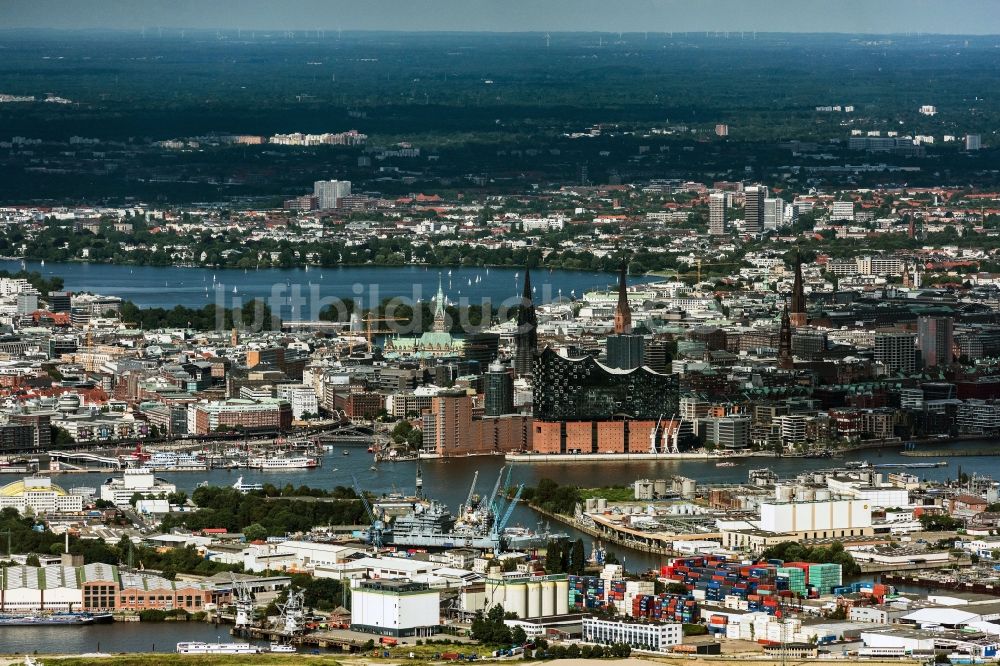 Luftbild Hamburg - Hafenanlagen am Ufer des Hafenbeckens an der Elbe in Hamburg, Deutschland