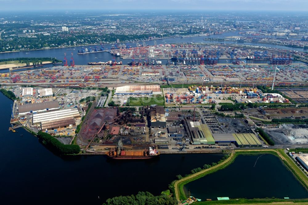 Luftaufnahme Hamburg - Hafenanlagen Waltershof am Ufer des Flußverlaufes der Elbe - Norderelbe in Hamburg