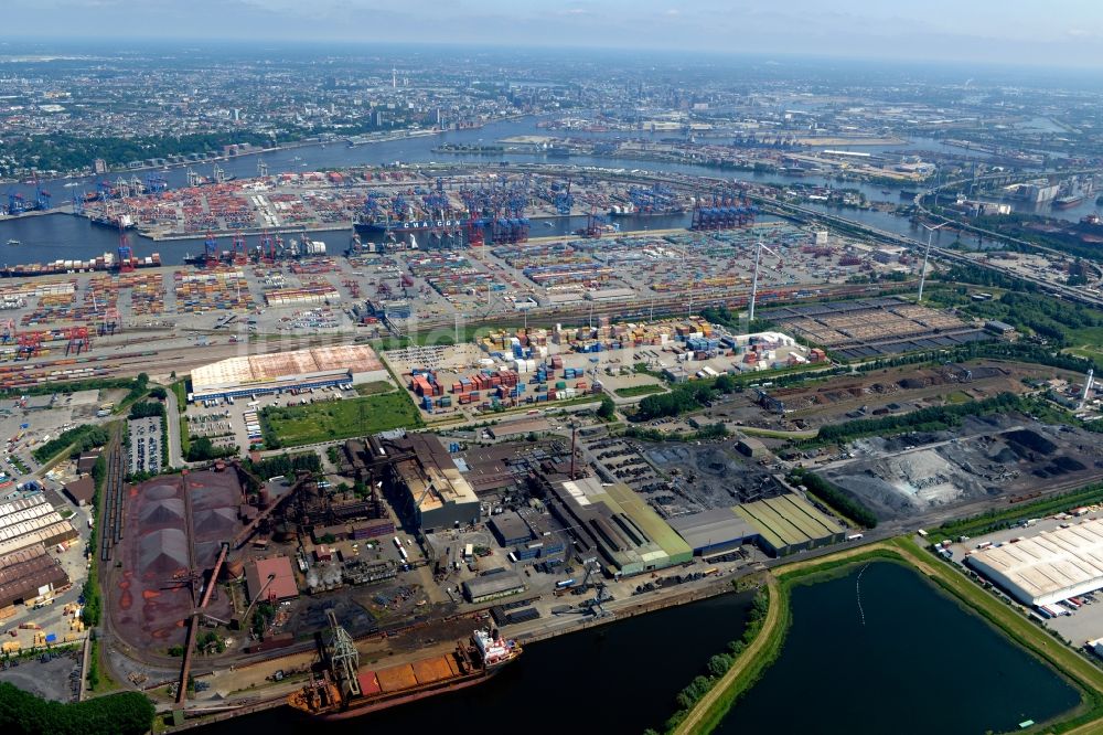 Hamburg aus der Vogelperspektive: Hafenanlagen Waltershof am Ufer des Flußverlaufes der Elbe - Norderelbe in Hamburg