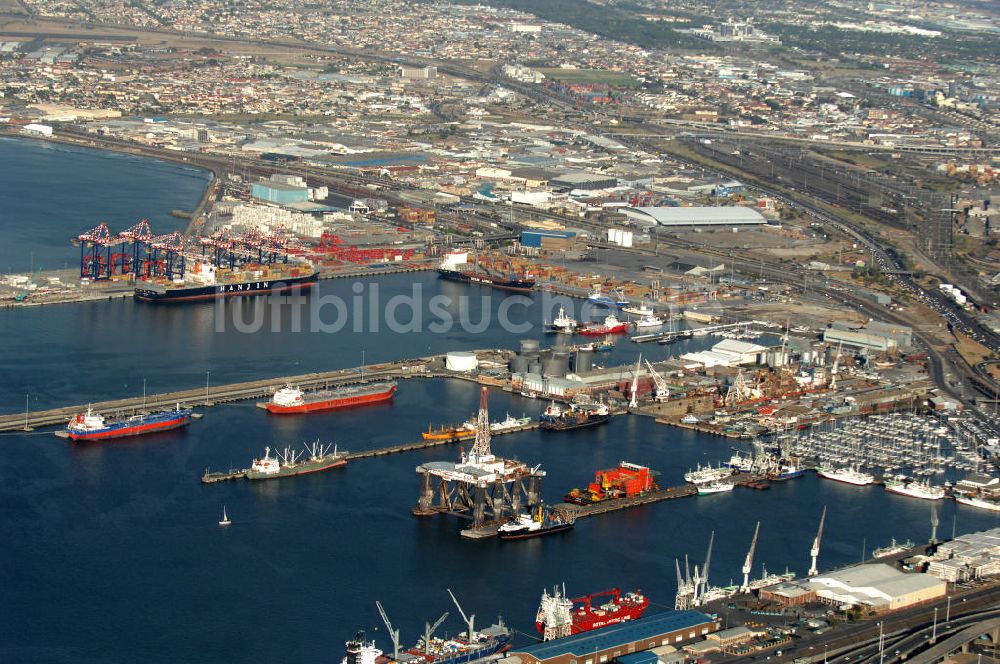 Kapstadt / Cap Town aus der Vogelperspektive: Hafenbereich von Kapstadt / Port Cape Town