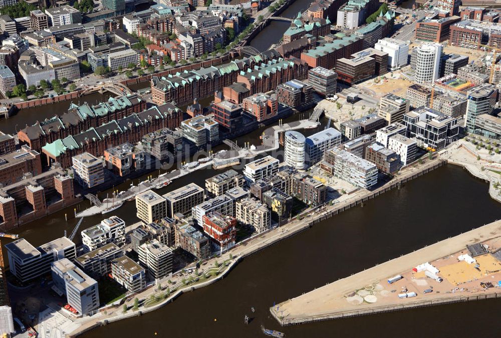 Luftaufnahme Hamburg - HafenCity und Speicherstadt in Hamburg