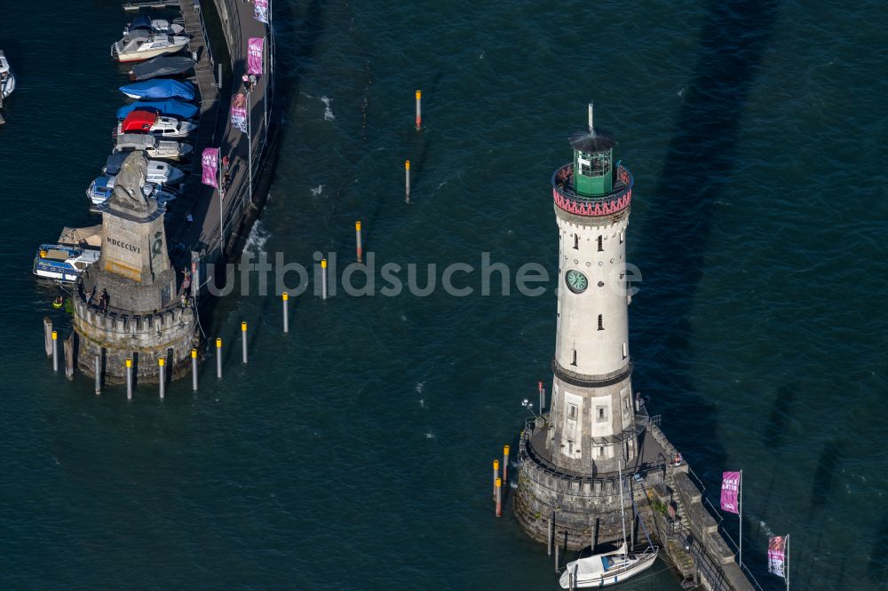 Luftbild Lindau (Bodensee) - Hafeneinfahrt am Ufer des Bodensee in Lindau im Bundesland Bayern, Deutschland