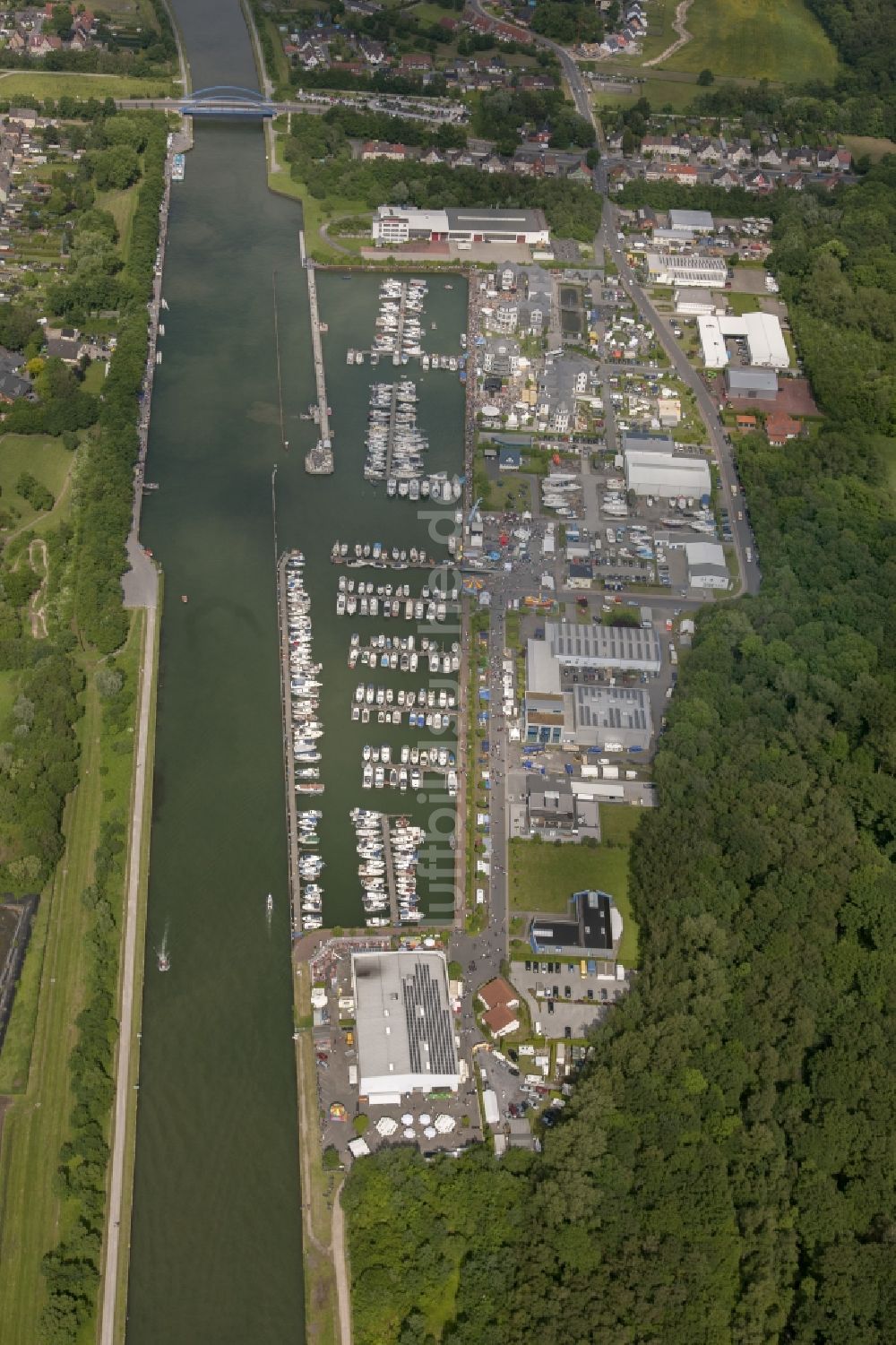 Luftaufnahme Bergkamen - Hafenfest im Yachthafen Marina Rünthe in Bergkamen in Nordrhein-Westfalen