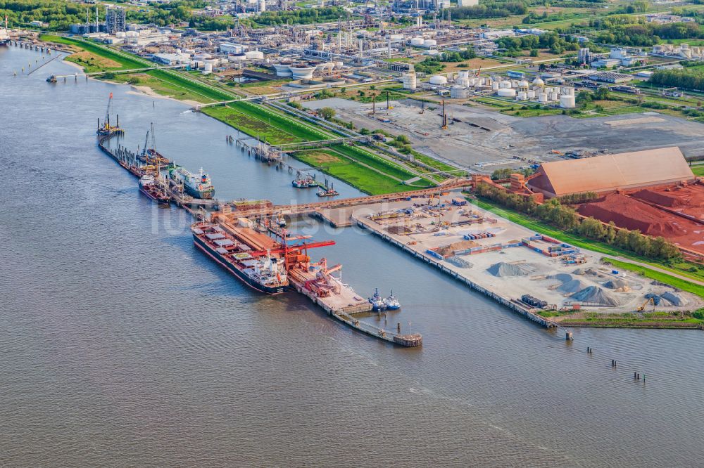 Luftbild Stade - Hafengelände Stader Seehafen AOS Raffinerie- Werksgelände in Bützfleth im Bundesland Niedersachsen, Deutschland