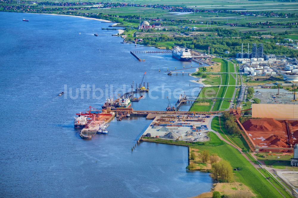 Luftaufnahme Stade - Hafengelände Stader Seehafen AOS Raffinerie- Werksgelände in Bützfleth im Bundesland Niedersachsen, Deutschland