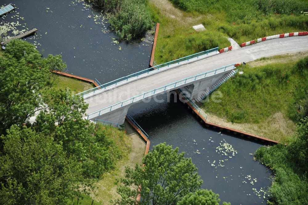 Genthin aus der Vogelperspektive: Hagenbrücke über dem Altenplathower Altkanal bei Genthin