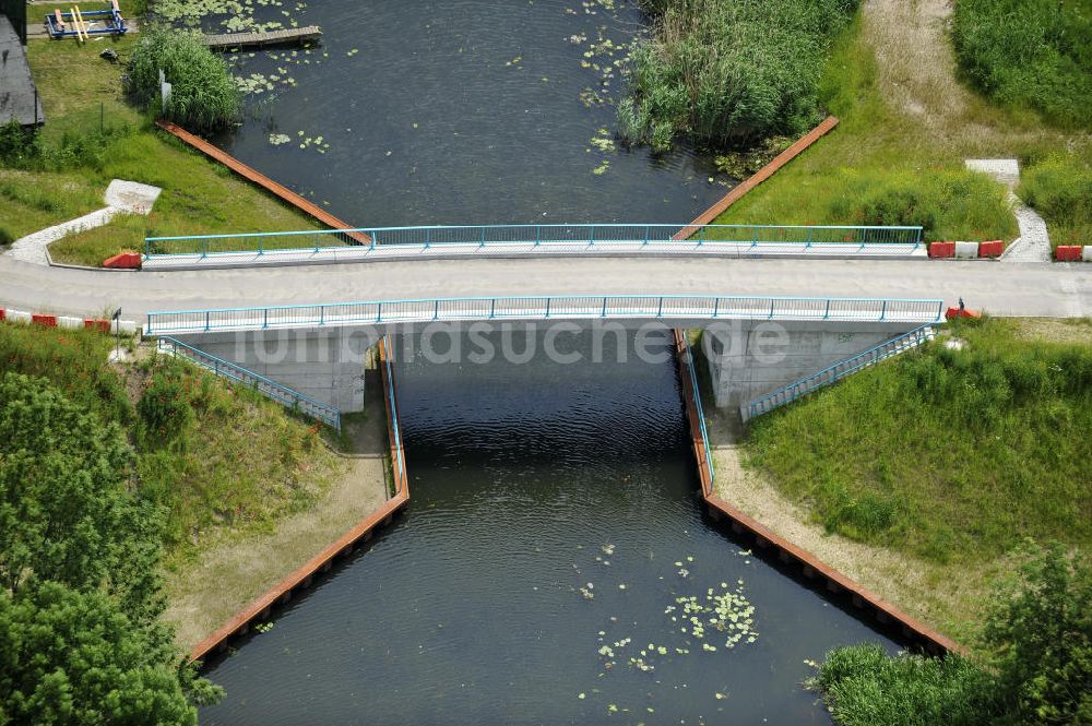 Luftaufnahme Genthin - Hagenbrücke über dem Altenplathower Altkanal bei Genthin