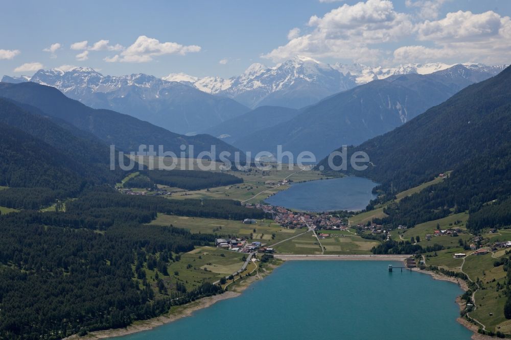 Sankt Valentin auf der Haide von oben - Haidersee und Reschensee in Sankt Valentin auf der Haide in Italien