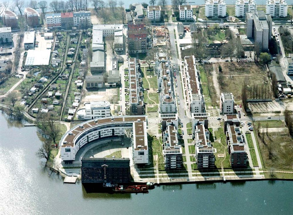 Berlin - Stralau aus der Vogelperspektive: Halbinsel Alt- Stralau in Berlin - Friedrichshain.