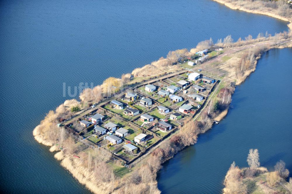 Luftaufnahme Rattmannsdorf - Halbinsel mit Kleingarten / Schrebersiedlung auf dem Rattmannsdorfer See in Rattmannsdorf