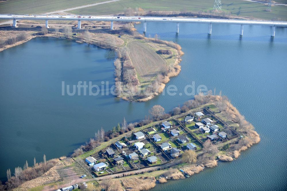 Luftbild Rattmannsdorf - Halbinsel mit Kleingarten / Schrebersiedlung auf dem Rattmannsdorfer See in Rattmannsdorf