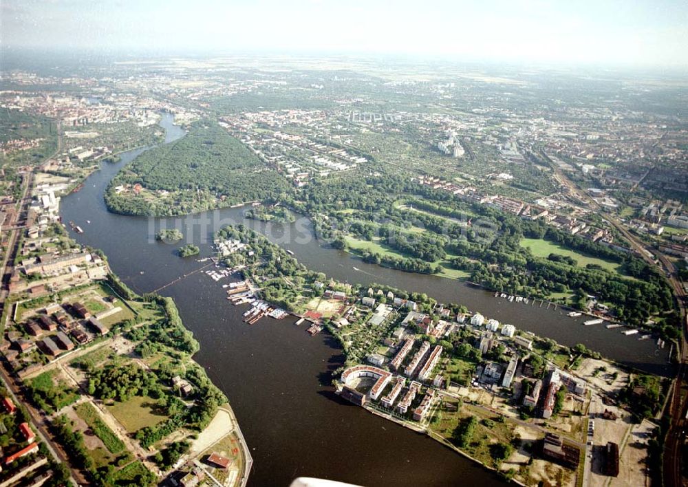 Berlin - Stralau aus der Vogelperspektive: Halbinsel Stralau in Berlin - Friedrichshain.