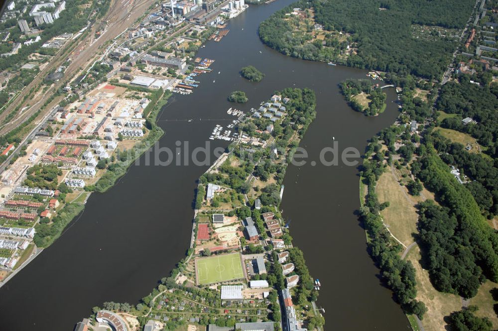 Luftbild Berlin - Halbinsel Stralau am Rummelsburger See mit dem Entwicklungsgebiet an der Rummelsburger Bucht in Berlin - Treptow