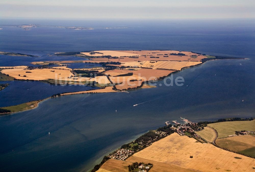 Luftaufnahme Glewitz - Halbinsel Zudar auf Rügen und Fähre Glewitz-Stahlbrode in Mecklenburg-Vorpommern