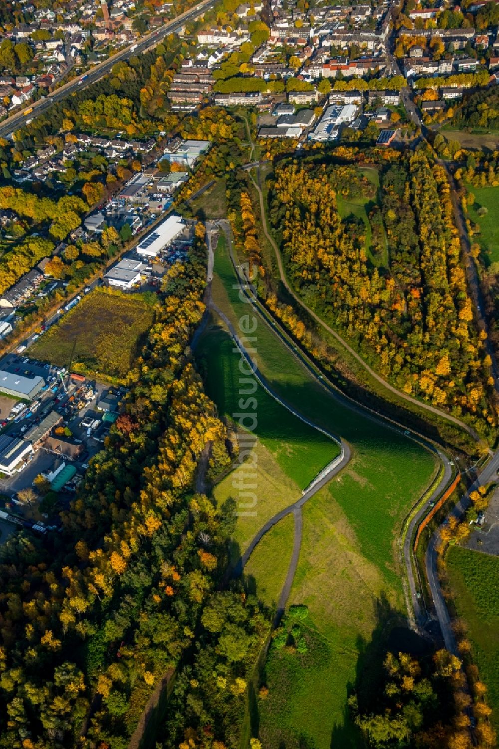 Brauck aus der Vogelperspektive: Halde Graf Moltke und Gewerbepark Gladbeck-Brauck in Brauck im Bundesland Nordrhein-Westfalen