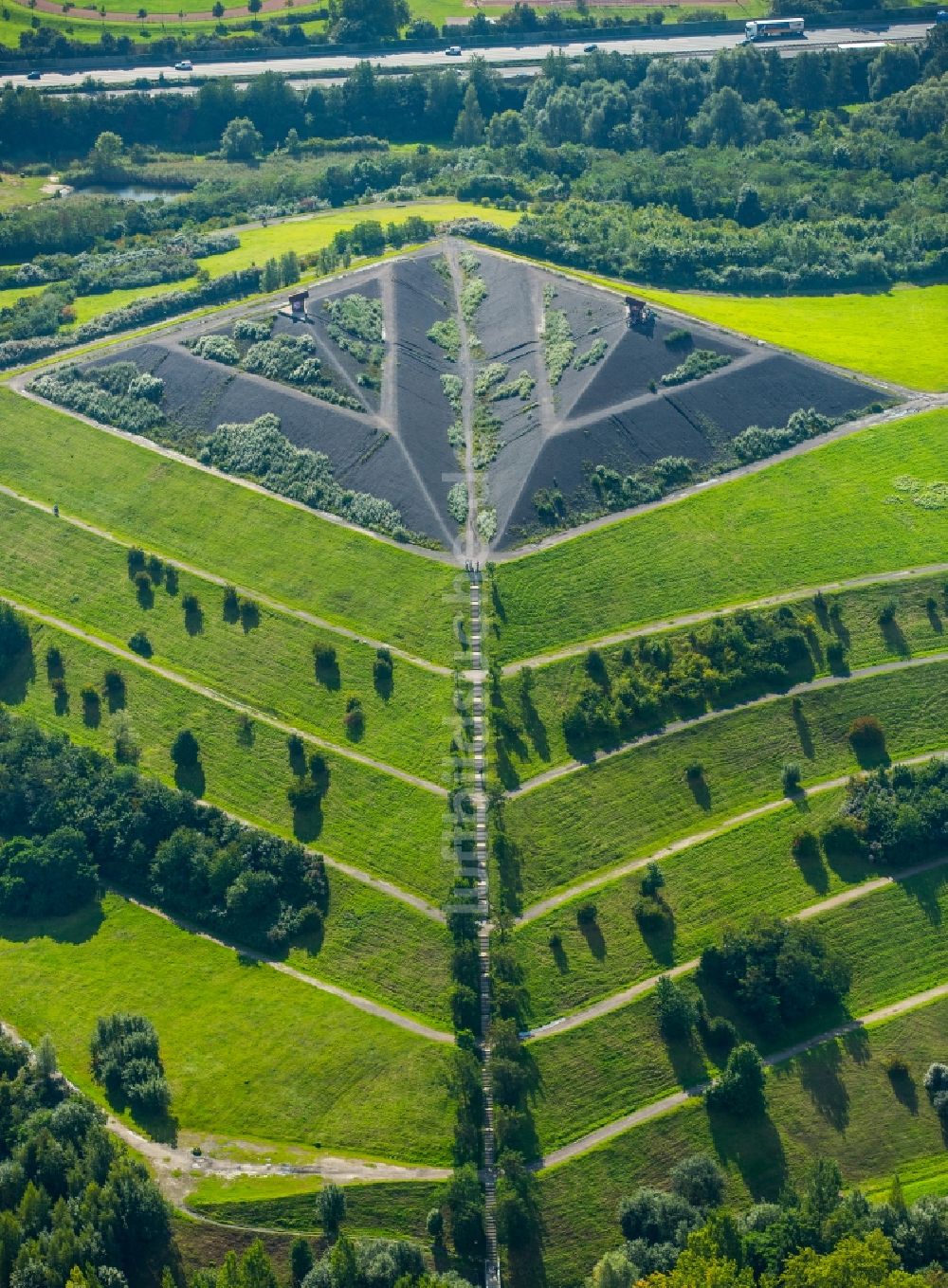 Gelsenkirchen aus der Vogelperspektive: Halde Rungenberg in Gelsenkirchen im Bundesland Nordrhein-Westfalen