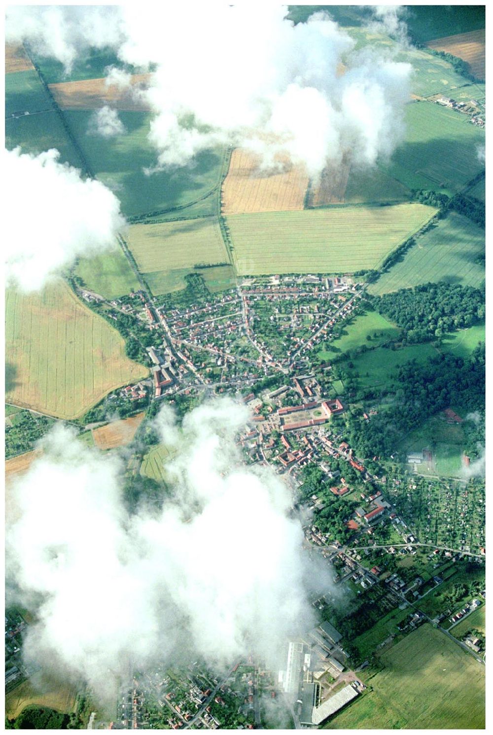 Haldensleben aus der Vogelperspektive: Haldensleben 06.07.2004 Haldensleben in Sachsen-Anhalt aus 7000 ft Höhe