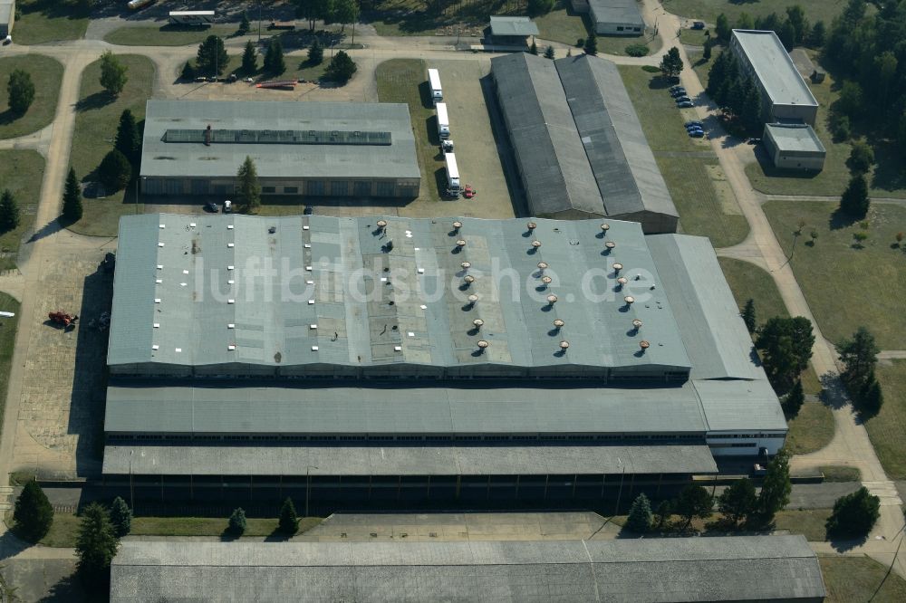 Luftbild Grünheide (Mark) - Hallen und Industriegebäude im Industrie- und Gewerbegebiet im Ortsteil Hangelsberg in der Gmeinde Grünheide (Mark) im Bundesland Brandenburg