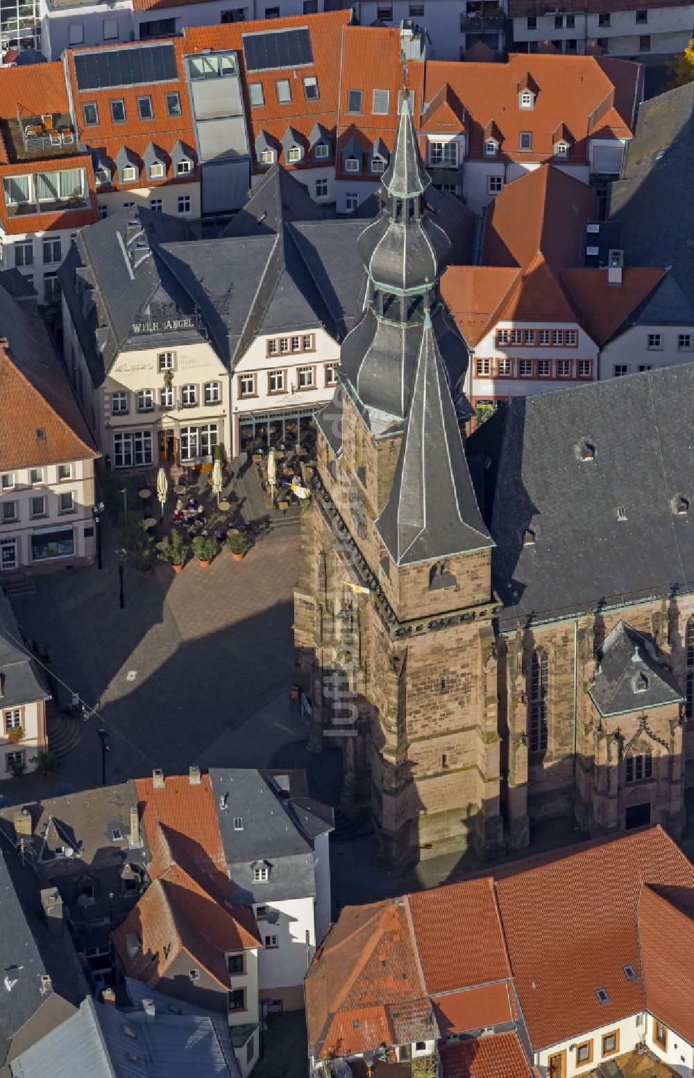 Sankt Wendel aus der Vogelperspektive: Hallen- Kirche Wendalinusbasilika - auch Wendelsdom genannt - in Sankt Wendel im Bundesland Saarland