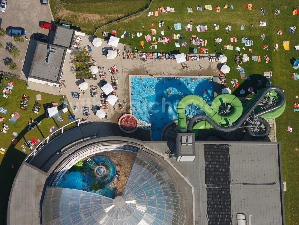 Luftaufnahme Oberhausen - Hallenbad und Aussenanlagen der Freizeiteinrichtung AQUA Park Oberhausen in Oberhausen im Bundesland Nordrhein-Westfalen