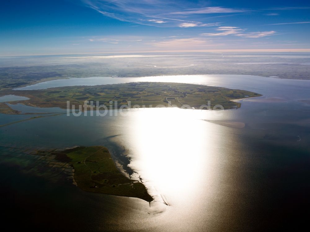 Luftbild Nordstrandischmoor - Hallig- Landschaft in Nordstrandischmoor mit Nordstrand im Hintergrund im Bundesland Schleswig-Holstein, Deutschland