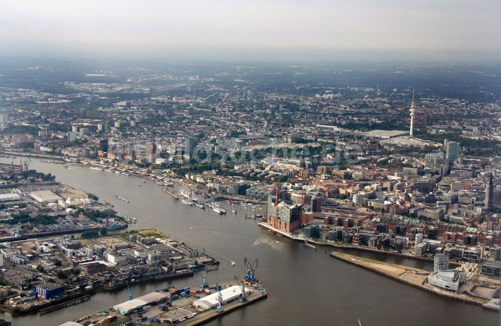 Hamburg von oben - Hambuger Hafen entlang der Norderelbe