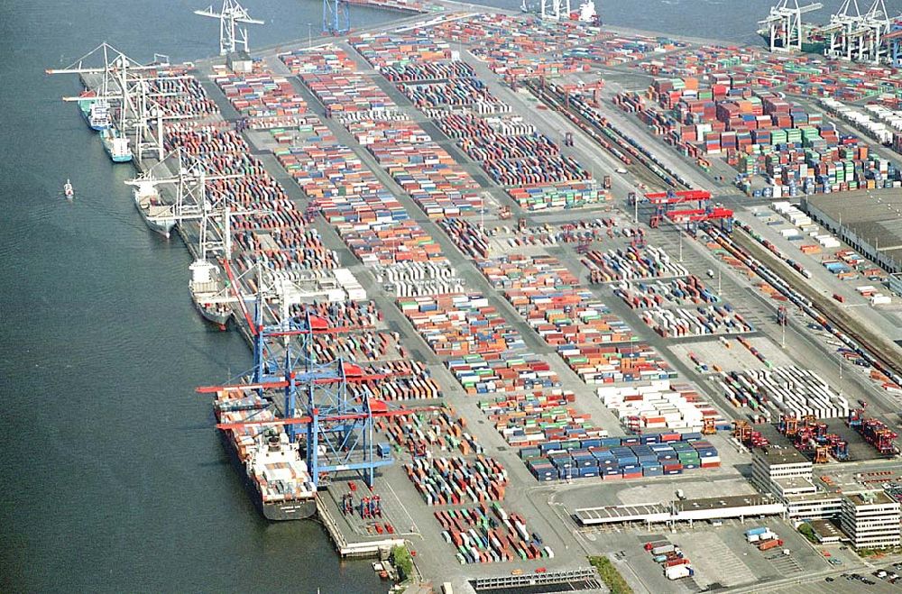 Hamburg-Altenwerda / Hamburg von oben - Hamburg-Altenwerda / Hamburg Blick auf den neuen Container-Überseehafen Container Terminal Altenwerder in Hamburg-West an der Elbe EUROGATE Technical Services GmbH, Hamburg Kurt-Eckelmann-Str