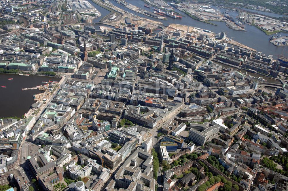 Hamburg aus der Vogelperspektive: Hamburger Altstadt und Neustadt an der Binnenalster