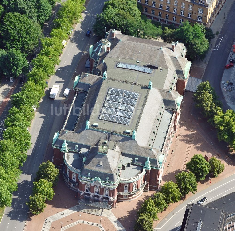 Hamburg von oben - Hamburger Konzerthaus Laeiszhalle am Johannes-Brahms-Platz in Hamburg