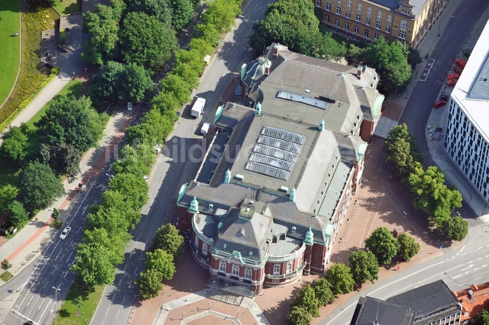 Hamburg aus der Vogelperspektive: Hamburger Konzerthaus Laeiszhalle am Johannes-Brahms-Platz in Hamburg