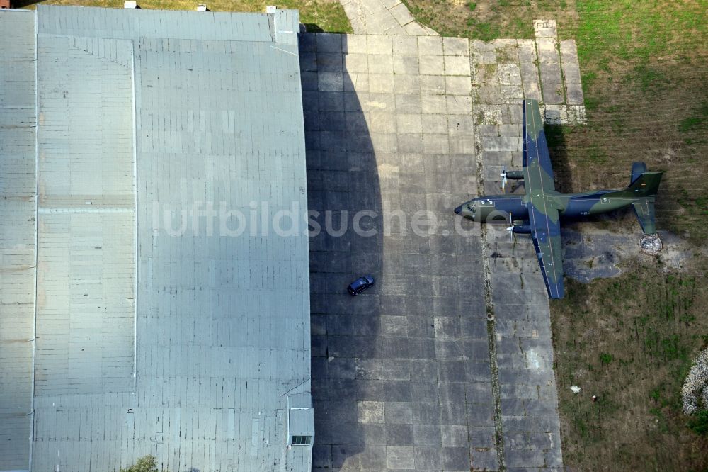 Luftbild Finsterwalde - Hangar mit einer Transall C-160D auf dem Flugplatz Finsterwalde / Schacksdorf im Bundesland Brandenburg