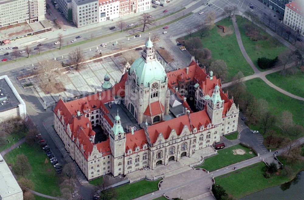 Hannover aus der Vogelperspektive: HANNOVER 27.03.2004 Neues Rathaus, Trammplatz 2 , 30159 Hannover, Tel. 0511 / 168-42292 Sitz des Oberbürgermeisters,