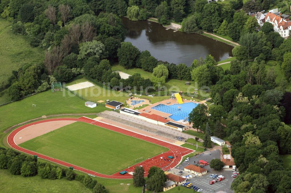 Luftbild Apolda - Hans-Greupel Stadion und Freibad in Apolda im Bundesland Thüringen