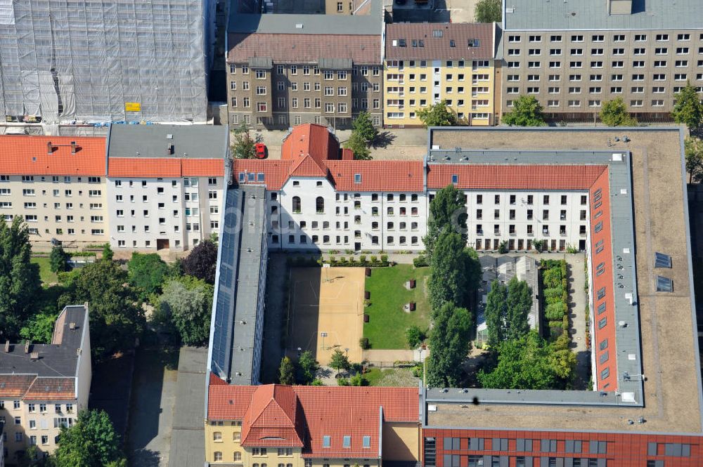 Luftaufnahme Berlin - Lichtenberg - Hauptanstalt der Justizvollzugsanstalt JVA für Frauen in Berlin