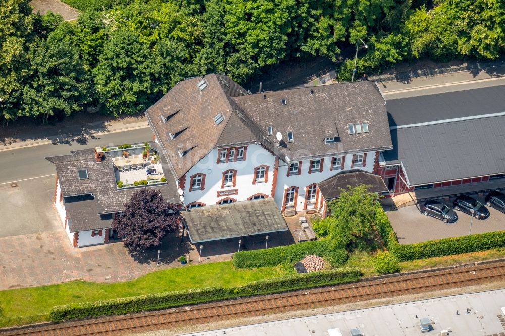 Brilon aus der Vogelperspektive: Hauptbahnhof an der Bahnhofstraße in Brilon im Bundesland Nordrhein-Westfalen, Deutschland