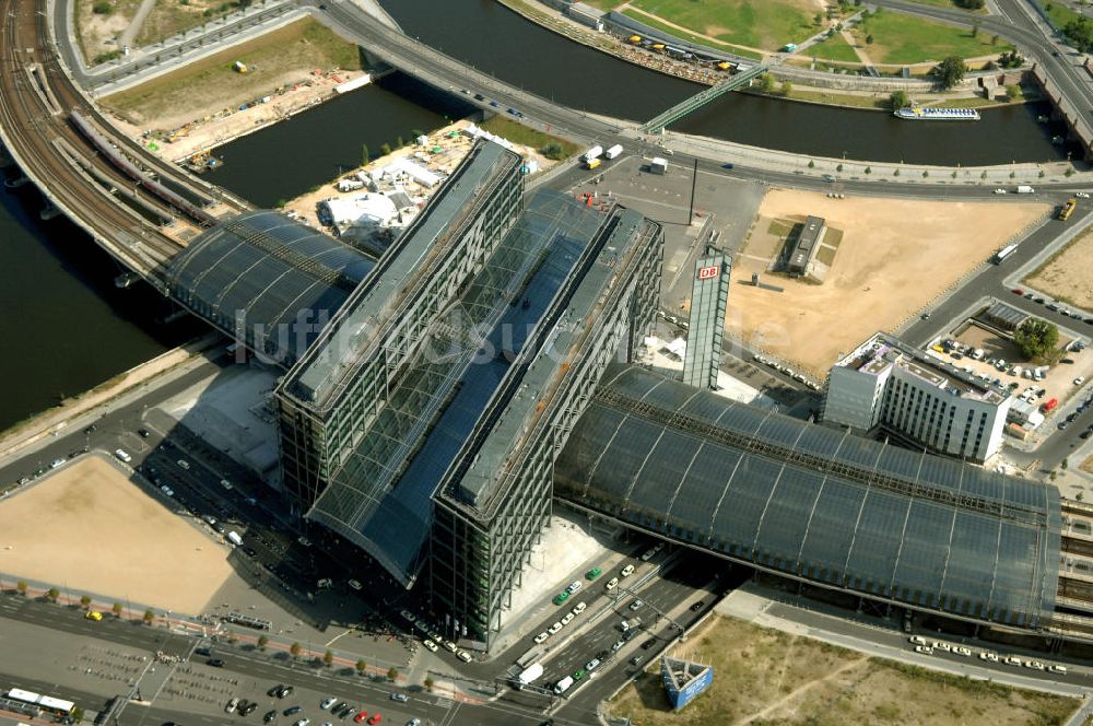 Berlin aus der Vogelperspektive: Hauptbahnhof in Berlin Mitte