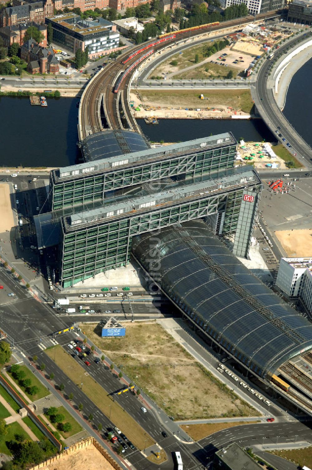 Berlin aus der Vogelperspektive: Hauptbahnhof in Berlin Mitte