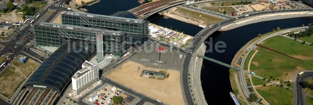 Berlin aus der Vogelperspektive: Hauptbahnhof in Berlin Mitte