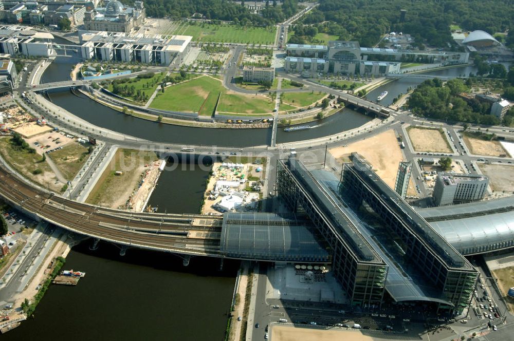 Berlin von oben - Hauptbahnhof in Berlin Mitte