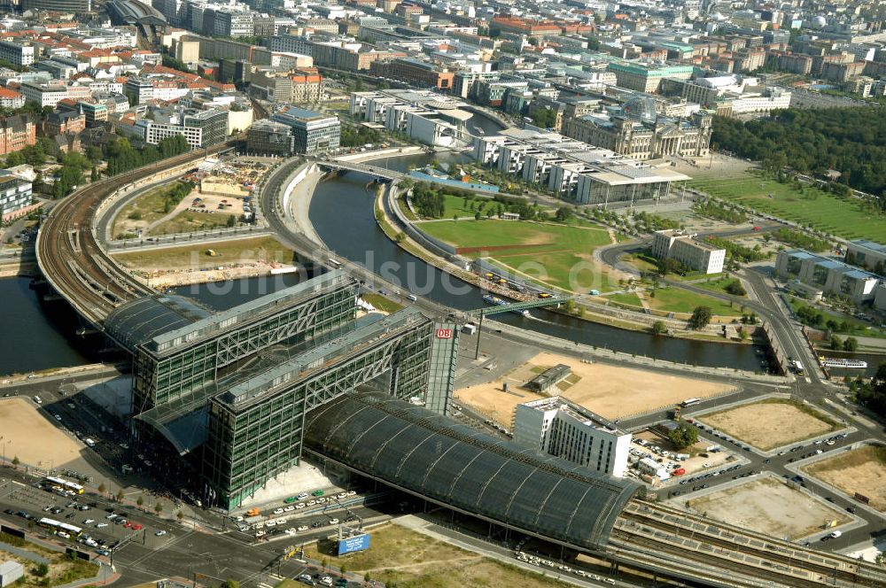 Berlin von oben - Hauptbahnhof in Berlin Mitte