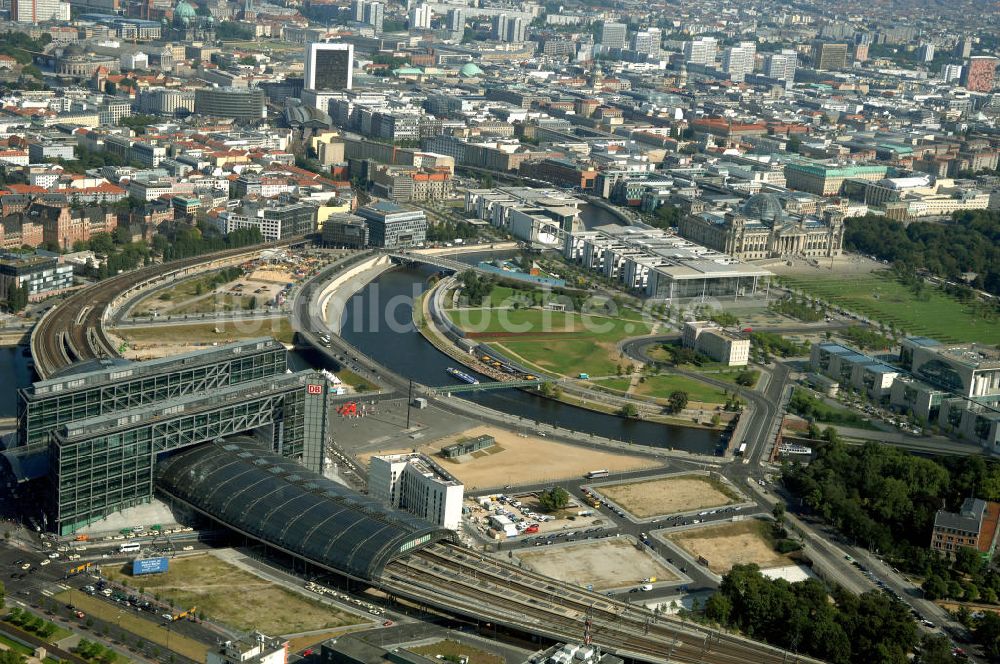 Berlin aus der Vogelperspektive: Hauptbahnhof in Berlin Mitte