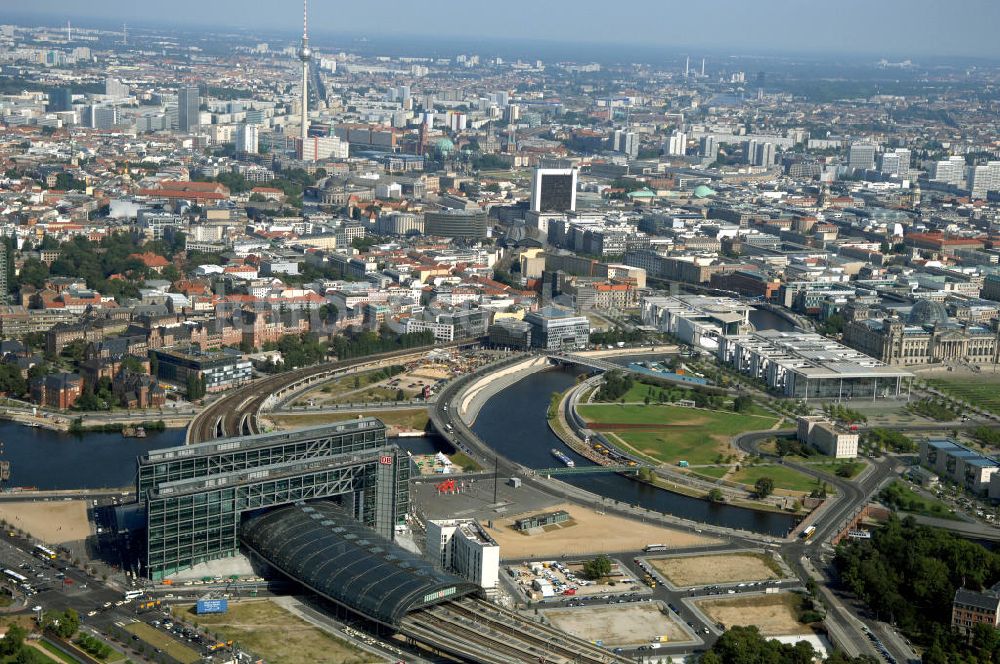 Berlin von oben - Hauptbahnhof in Berlin Mitte