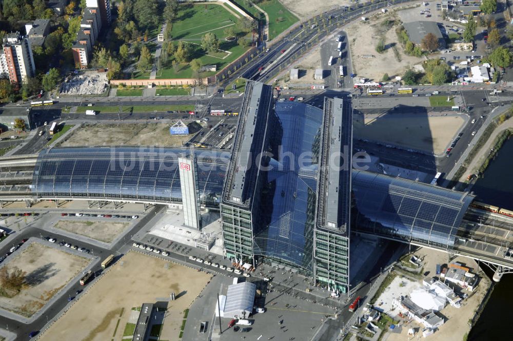 Berlin aus der Vogelperspektive: Hauptbahnhof in Berlin Mitte